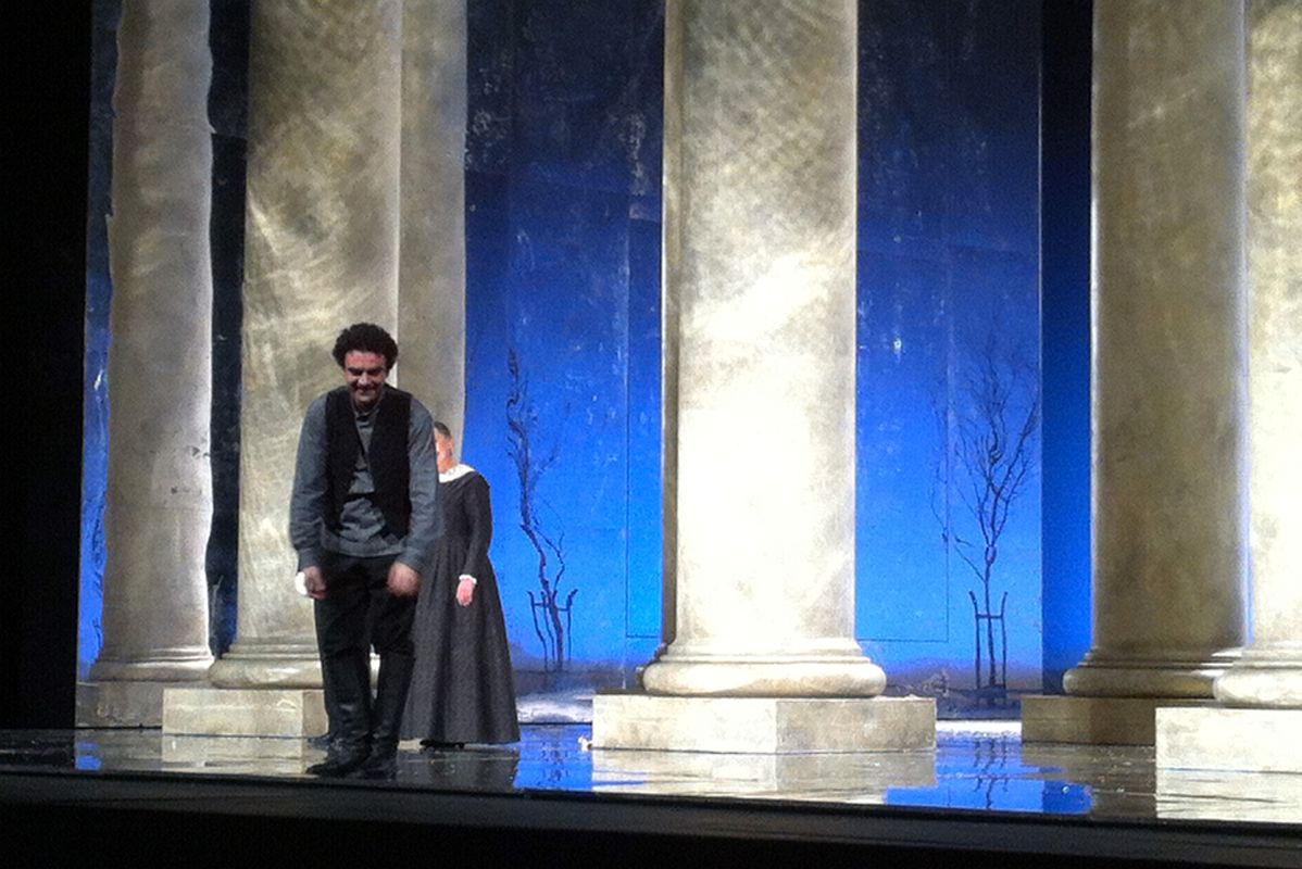 05-09 Rolando Villazon Taking A Bow At The Metropolitan Opera House In Lincoln Center New York City